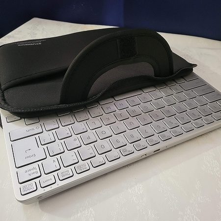 富士通のFMV Mobile Keyboardの純正スリーブ(ケース)が一般販売されて 