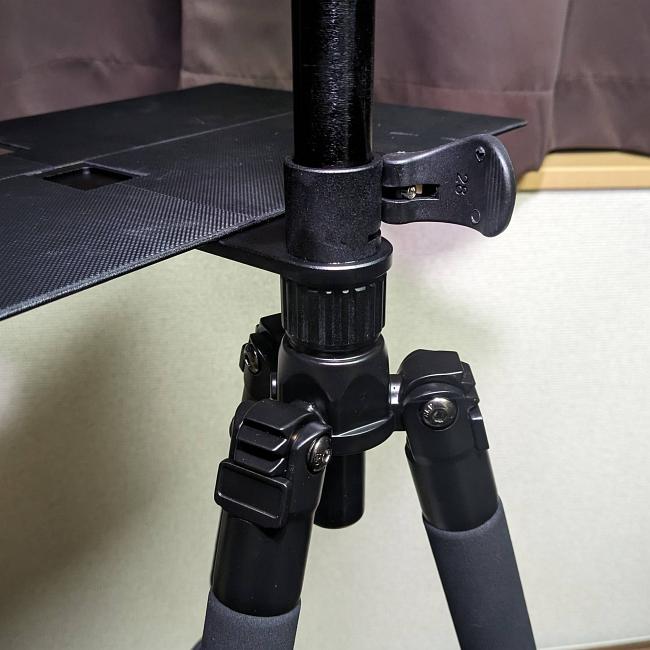 「StandMore Portable Standing Desk」の組み立て画像3