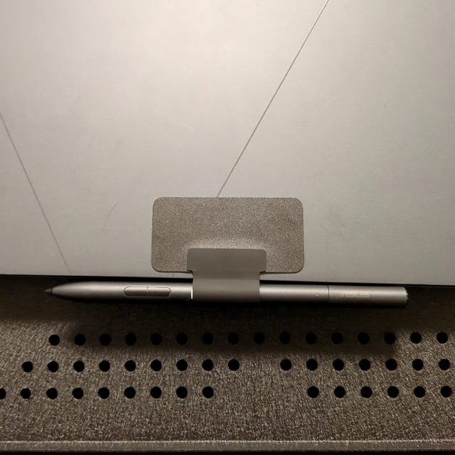 ZenBook Duo(UX8406MA)にピッタリのペンホルダー